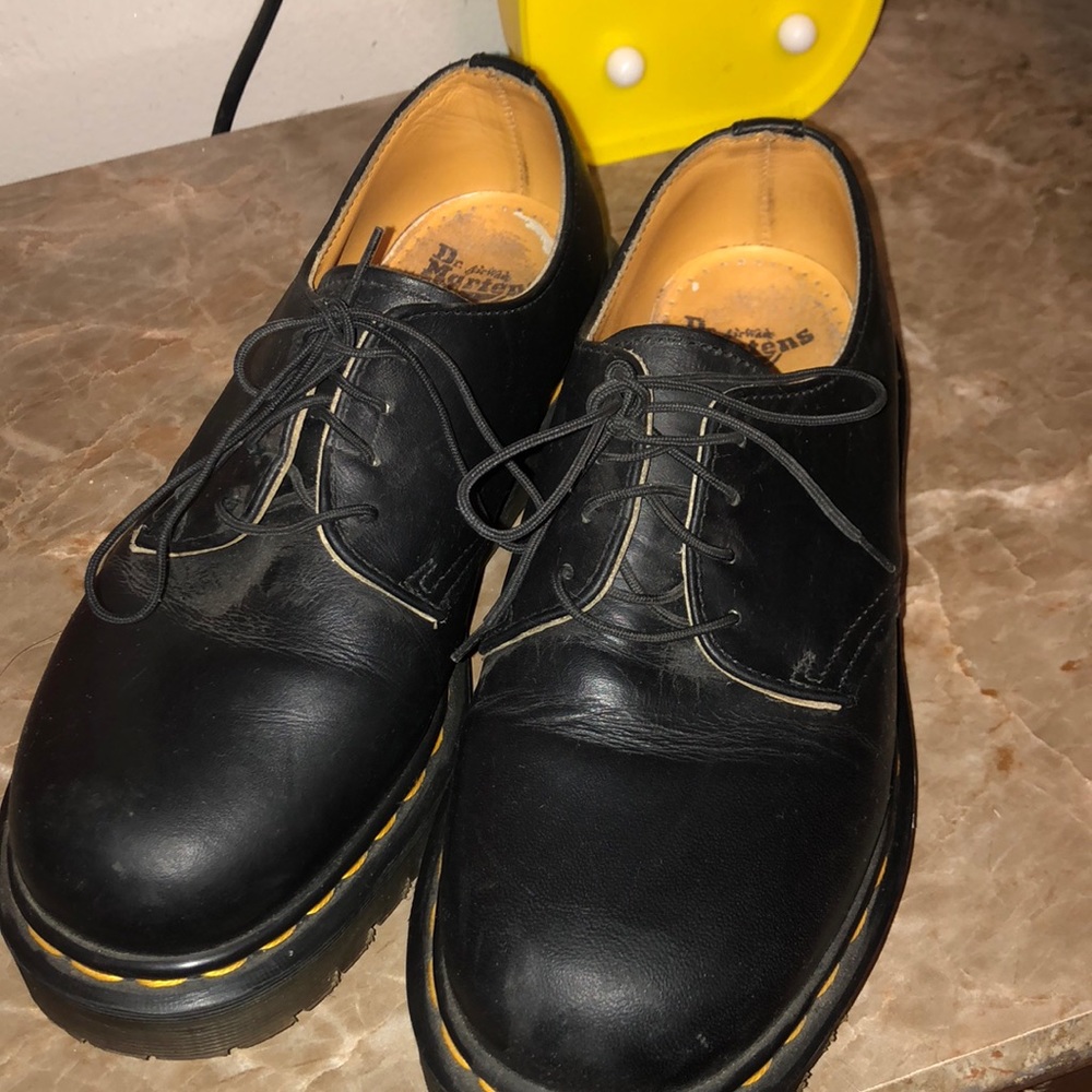 Doc markets low top shoes